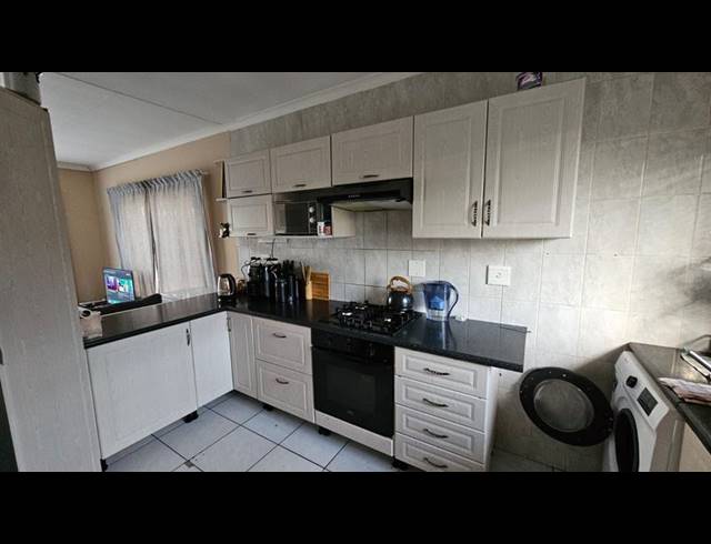 2 BEDROOM PROPERTY TO RENT IN POMONA